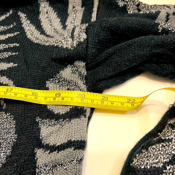 33 degrees in women’s sweater - Picture 6 of 13